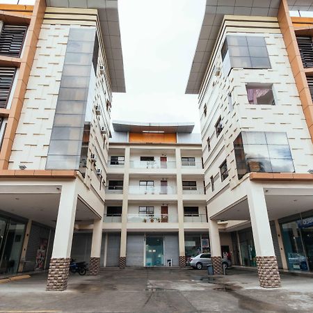 Oyo 443 Maria Cristina Arcade Suites Cebu Екстер'єр фото