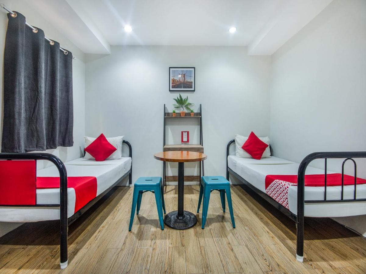 Oyo 443 Maria Cristina Arcade Suites Cebu Екстер'єр фото