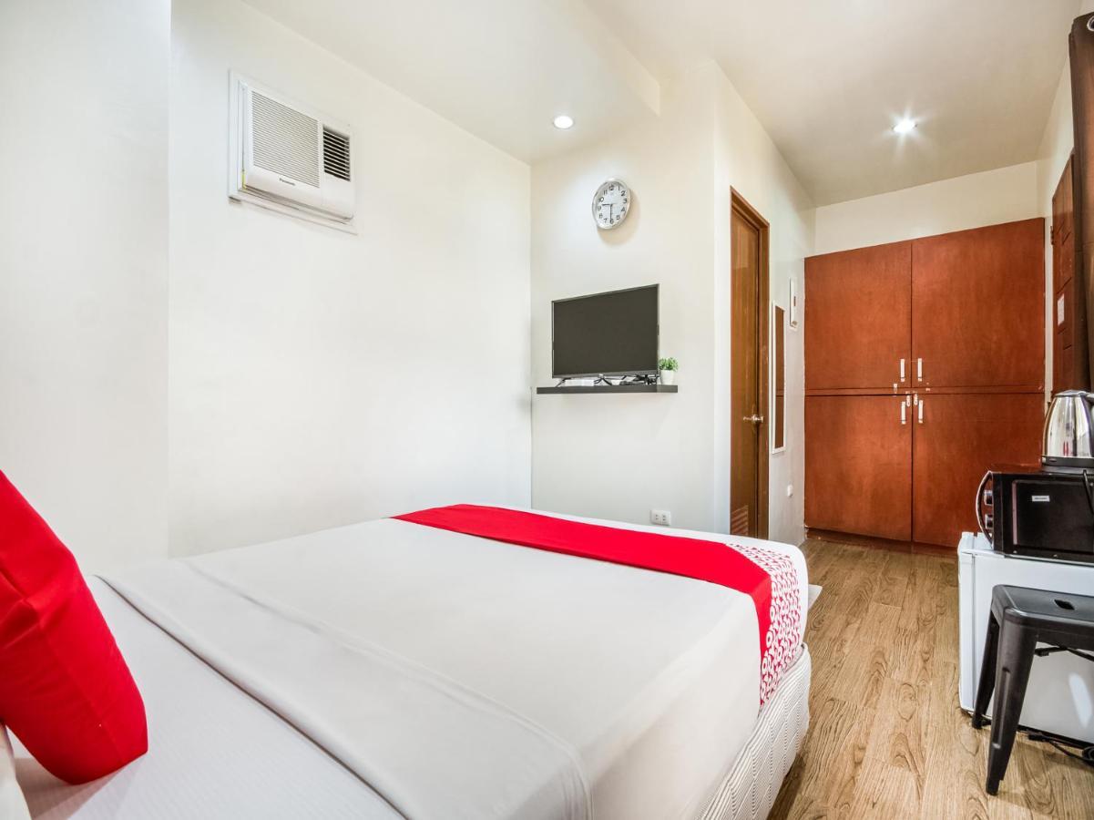 Oyo 443 Maria Cristina Arcade Suites Cebu Екстер'єр фото