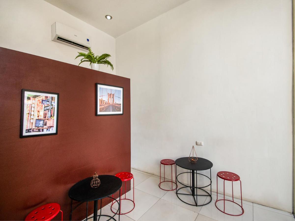 Oyo 443 Maria Cristina Arcade Suites Cebu Екстер'єр фото