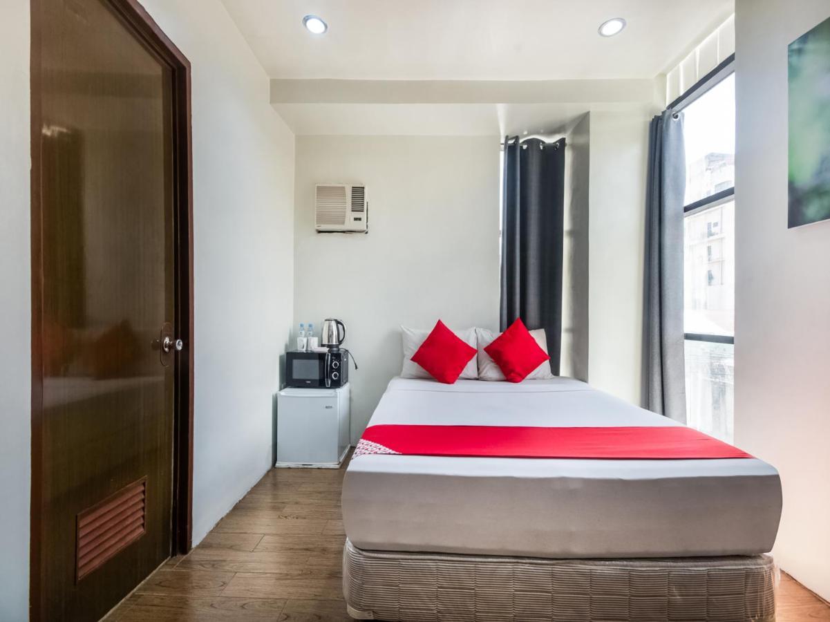 Oyo 443 Maria Cristina Arcade Suites Cebu Екстер'єр фото