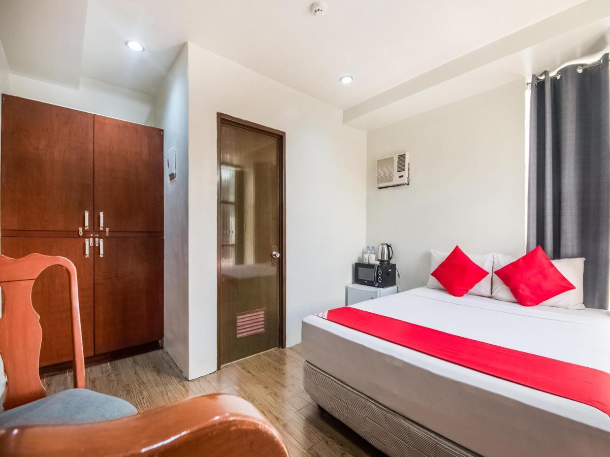 Oyo 443 Maria Cristina Arcade Suites Cebu Екстер'єр фото